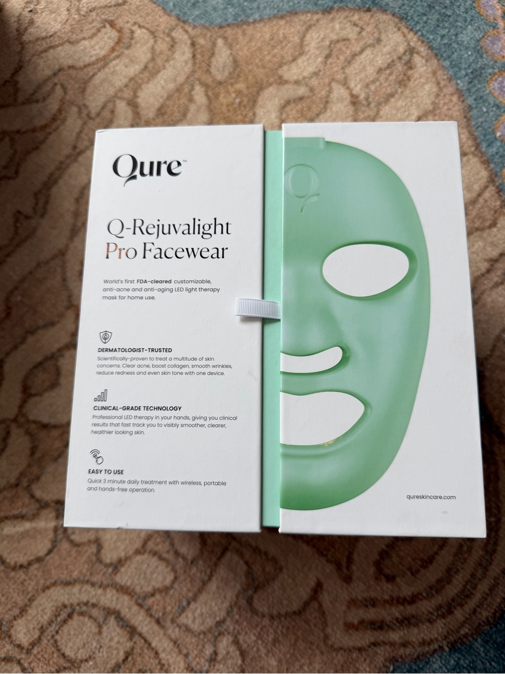 Qure O-Rejuvalight Pro Facewear LED Mask — Mint Green
